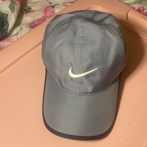 Nike Featherlight Hat